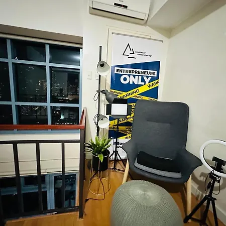 Modern 1Br Loft, City Center